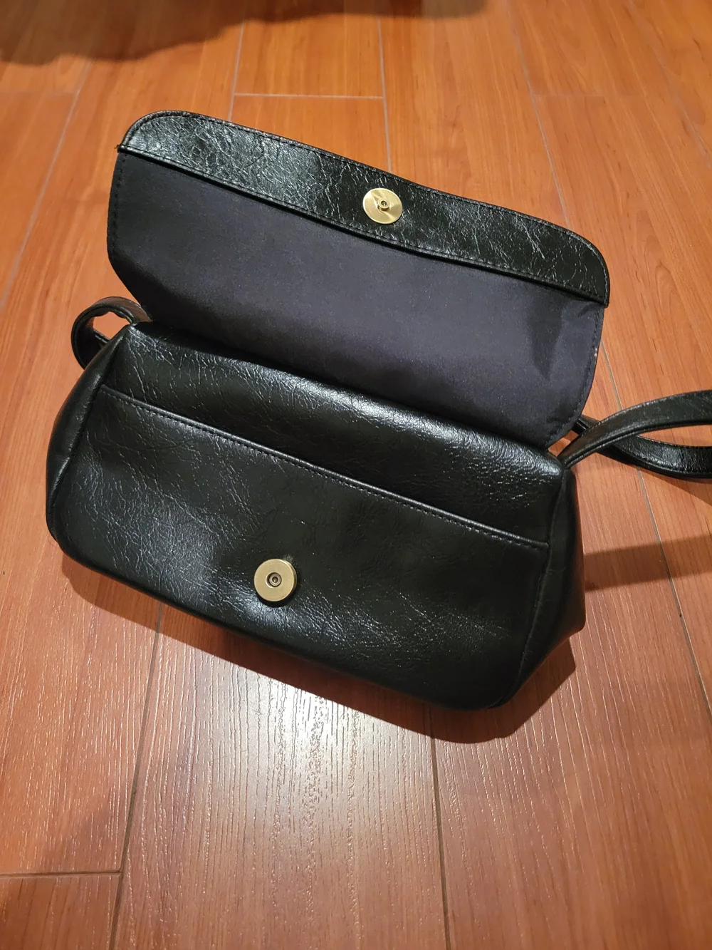 Black Purse With Adjustable Strap